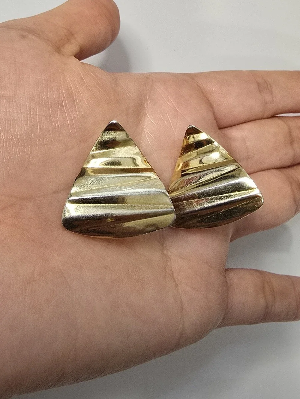 Gold Waved Triangle Clip-On Earrings - Women Jewelry